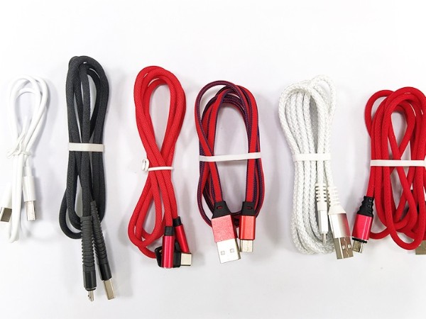 手機數據線，國家將牽頭制定手機快充的統一標準！